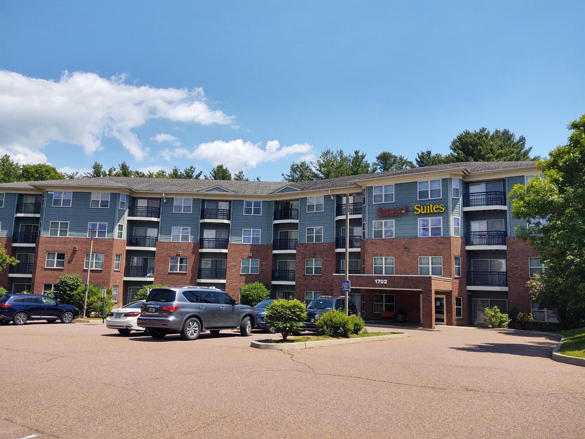 Smart Suites On The Hill South Burlington Exterior photo